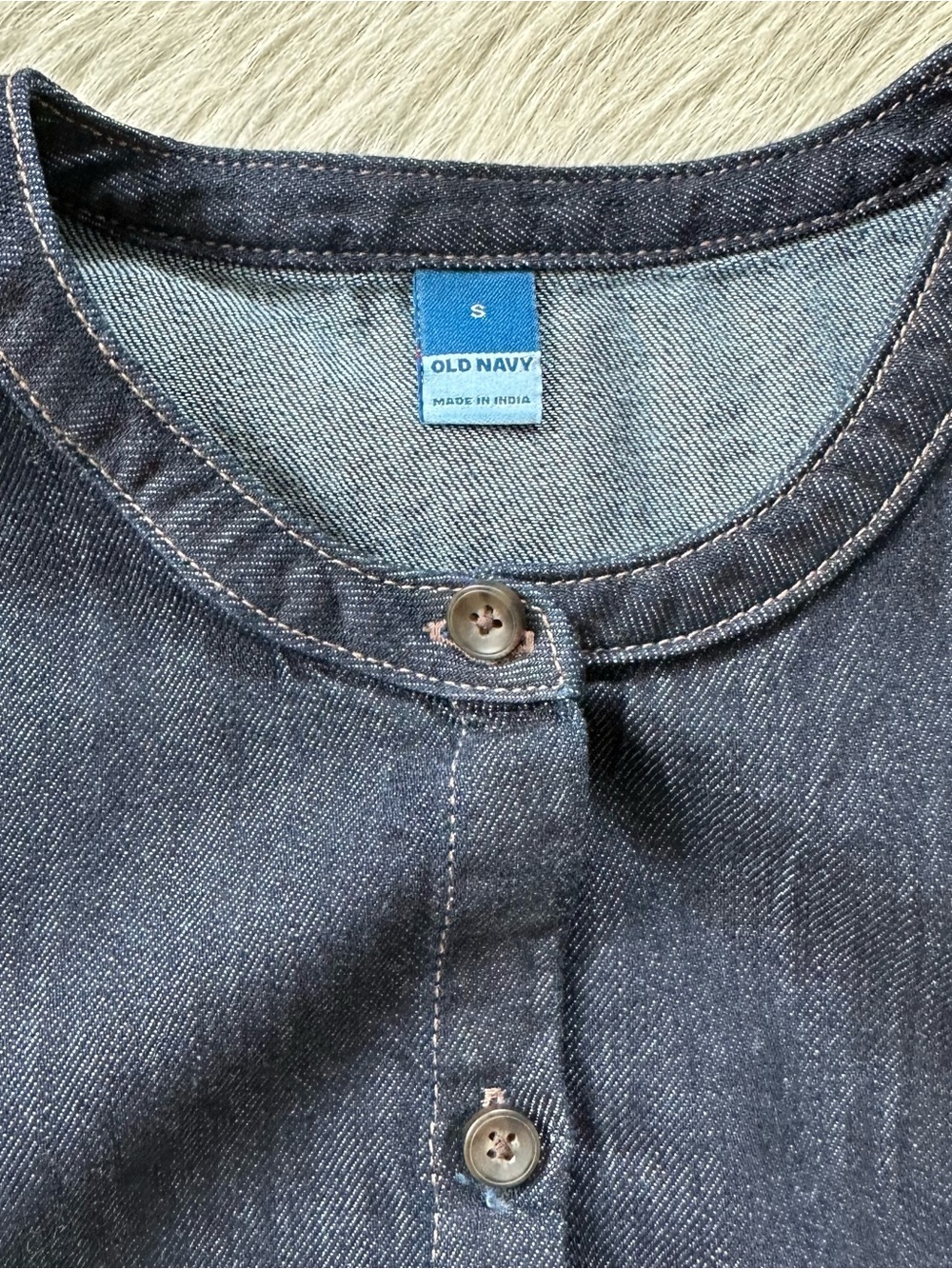 Old Navy Dark Indigo Denim Puff-Sleeve Top - Picture 3 of 6